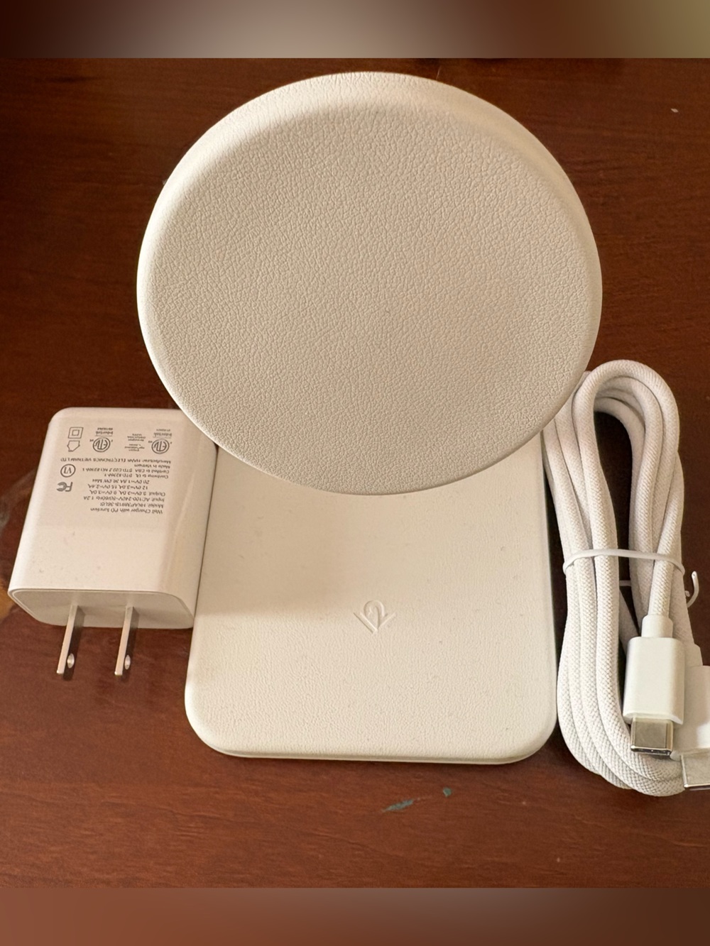 Twelve South HiRise 2 Deluxe 2-in-1 Wireless Charging Station